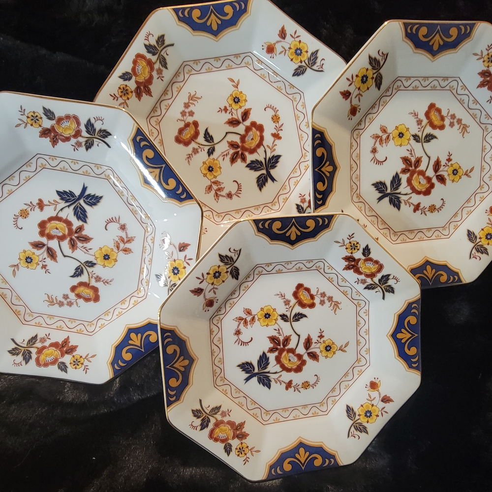 Mikasa Octagonal Dinner Plate Set